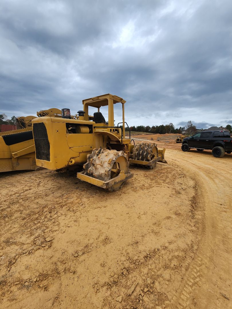 1985 CATERPILLAR 815 - Image 2